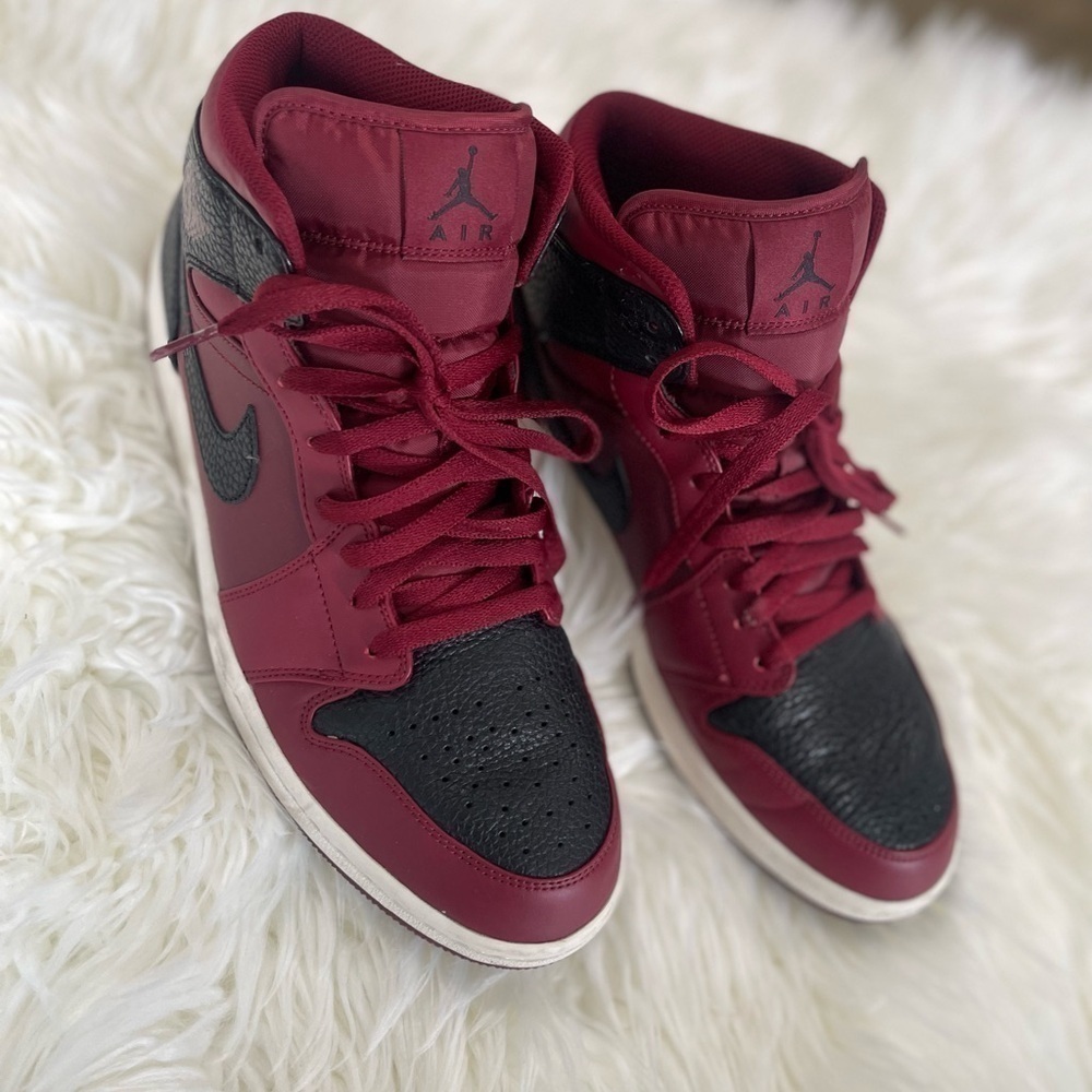 Nike Air Jordan 1 Retro Mid Reverse Banned Team Red Black Men’s Size 12